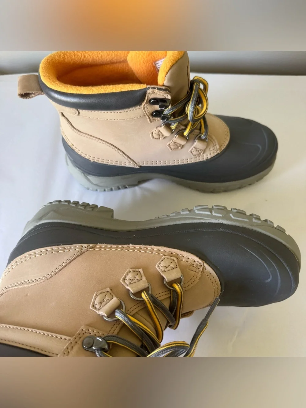 OZARK TRAIL Size 9 Men’s Waterproof Hiking Boots